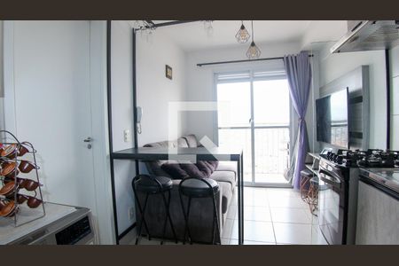 Sala/Cozinha de apartamento para alugar com 1 quarto, 28m² em Vila Alpina, São Paulo