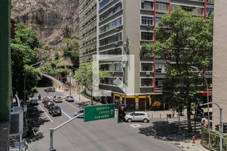 Vista da Sala de apartamento à venda com 2 quartos, 71m² em Copacabana, Rio de Janeiro