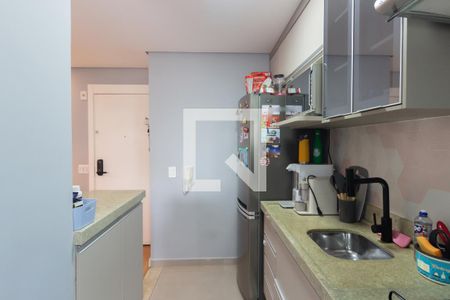 Cozinha e Área de Serviço de apartamento à venda com 2 quartos, 44m² em Vila Carmosina, São Paulo