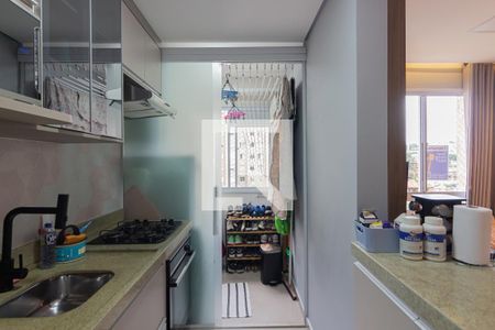 Cozinha e Área de Serviço de apartamento à venda com 2 quartos, 44m² em Vila Carmosina, São Paulo