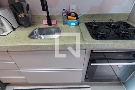 Cozinha e Área de Serviço de apartamento à venda com 2 quartos, 44m² em Vila Carmosina, São Paulo