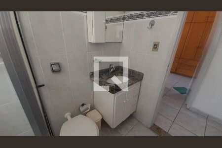 Banheiro de apartamento para alugar com 2 quartos, 80m² em Boqueirão, Praia Grande