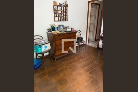 Casa à venda com 5 quartos, 300m² em Santa Rosa, Niterói