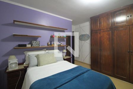 Quarto 1 de casa à venda com 3 quartos, 334m² em Parque Guarapiranga, São Paulo