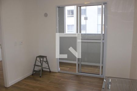 Sala com cozinha de apartamento para alugar com 1 quarto, 28m² em Vila das Bandeiras, Guarulhos