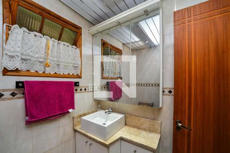 Casa à venda com 170m², 3 quartos e 3 vagas Casa à venda com 170m², 3 quartos e 3 vagasBanheiro 1