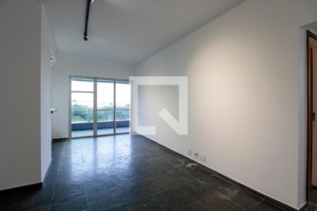 Sala de apartamento para alugar com 1 quarto, 72m² em Barra da Tijuca, Rio de Janeiro