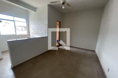 Sala de casa para alugar com 1 quarto, 60m² em Jardim Olavo Bilac, Duque de Caxias