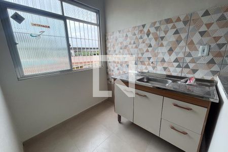 Cozinha de casa para alugar com 1 quarto, 60m² em Jardim Olavo Bilac, Duque de Caxias