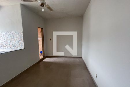 Sala de casa para alugar com 1 quarto, 60m² em Jardim Olavo Bilac, Duque de Caxias