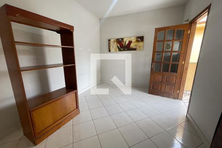 Quarto de casa para alugar com 1 quarto, 60m² em Jardim Olavo Bilac, Duque de Caxias