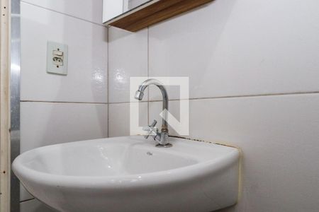 Banheiro de casa para alugar com 1 quarto, 47m² em Jardim Sao Salvador, Taboão da Serra