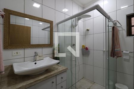 Banheiro de casa à venda com 4 quartos, 160m² em Vila Suíça, Santo André