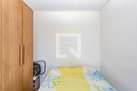 Quarto 2 de apartamento para alugar com 2 quartos, 32m² em Parque Fongaro, São Paulo