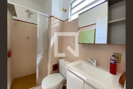 Banheiro de casa para alugar com 1 quarto, 40m² em Higienópolis, Rio de Janeiro