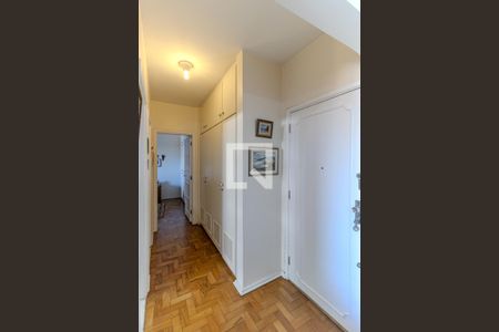 Corredor de Entrada de apartamento à venda com 1 quarto, 70m² em Higienópolis, São Paulo