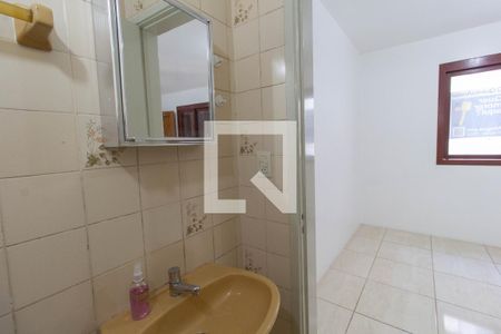 Banheiro de kitnet/studio para alugar com 1 quarto, 50m² em Morro do Espelho, São Leopoldo