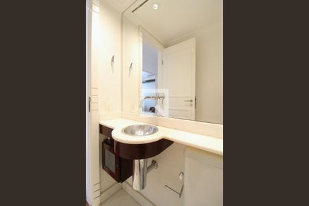 Lavabo de apartamento à venda com 3 quartos, 189m² em Indianópolis, São Paulo