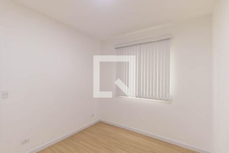 Quarto 1 de apartamento para alugar com 2 quartos, 54m² em Santa Cândida, Curitiba