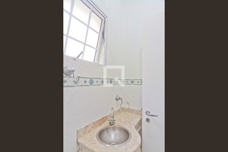 Lavabo de casa de condomínio à venda com 3 quartos, 90m² em Vila Ester (zona Norte), São Paulo