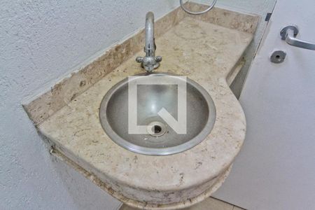 Lavabo de casa de condomínio à venda com 3 quartos, 90m² em Vila Ester (zona Norte), São Paulo