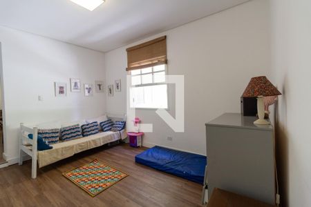 Sala de TV de casa à venda com 3 quartos, 200m² em Bela Aliança, São Paulo