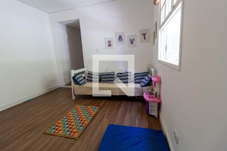 Sala de TV de casa à venda com 3 quartos, 200m² em Bela Aliança, São Paulo