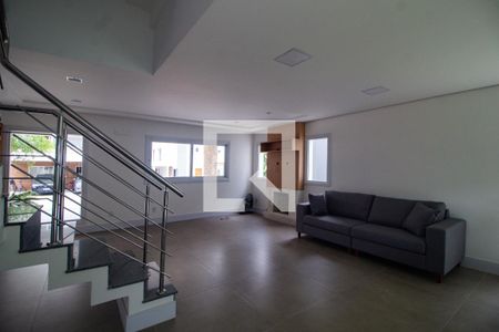 Sala de casa para alugar com 3 quartos, 220m² em Pedra Redonda, Porto Alegre