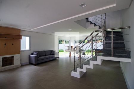 Sala de casa para alugar com 3 quartos, 220m² em Pedra Redonda, Porto Alegre