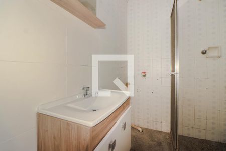 Banheiro de kitnet/studio para alugar com 1 quarto, 35m² em Passo D’areia, Porto Alegre