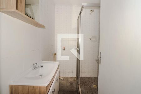 Banheiro de kitnet/studio para alugar com 1 quarto, 35m² em Passo D’areia, Porto Alegre