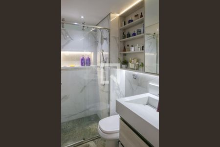 Apartamento à venda com 121m², 3 quartos e 1 vaga Apartamento à venda com 121m², 3 quartos e 1 vagaBanheiro Social