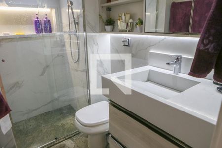 Apartamento à venda com 121m², 3 quartos e 1 vaga Apartamento à venda com 121m², 3 quartos e 1 vagaBanheiro Social