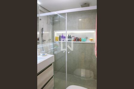 Apartamento à venda com 121m², 3 quartos e 1 vaga Apartamento à venda com 121m², 3 quartos e 1 vagaBanheiro da Suíte