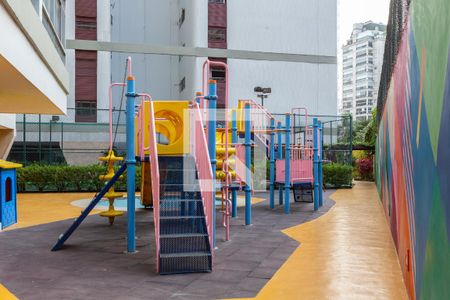 Apartamento à venda com 121m², 3 quartos e 1 vaga Apartamento à venda com 121m², 3 quartos e 1 vagaÁrea comum - Playground