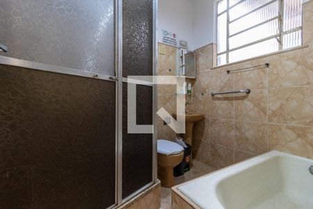 Banheiro de apartamento para alugar com 2 quartos, 70m² em São Cristóvão, Rio de Janeiro