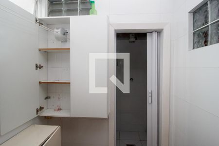 Banheiro/Área de Serviço de apartamento à venda com 3 quartos, 90m² em Sagrada Família, Belo Horizonte