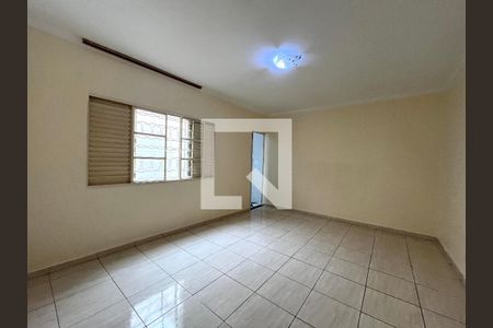 Suite de casa para alugar com 4 quartos, 150m² em Vila Alexandria, São Paulo