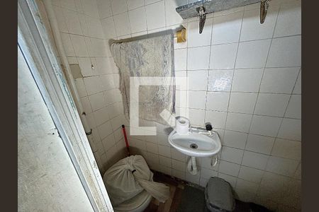 Banheiro de apartamento para alugar com 1 quarto, 50m² em Higienópolis, Rio de Janeiro