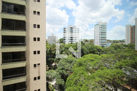 Vista de apartamento à venda com 3 quartos, 130m² em Moema, São Paulo