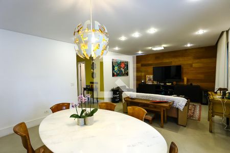 Apartamento para alugar com 211m², 4 quartos e 4 vagasSala