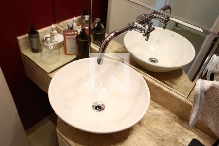 Lavabo de apartamento para alugar com 4 quartos, 211m² em Vila Suzana, São Paulo