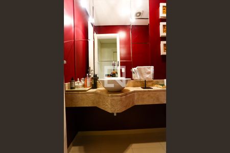 Lavabo de apartamento para alugar com 4 quartos, 211m² em Vila Suzana, São Paulo