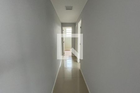 Corredor de apartamento à venda com 2 quartos, 100m² em Jardim Guanabara, Rio de Janeiro