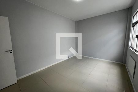 Quarto 1 de apartamento à venda com 2 quartos, 100m² em Jardim Guanabara, Rio de Janeiro