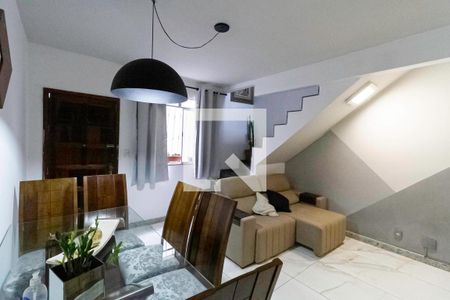 Sala  de casa de condomínio à venda com 3 quartos, 66m² em João Pinheiro, Belo Horizonte