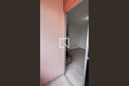 Sala de apartamento para alugar com 2 quartos, 50m² em Jardim Alzira Franco, Santo André