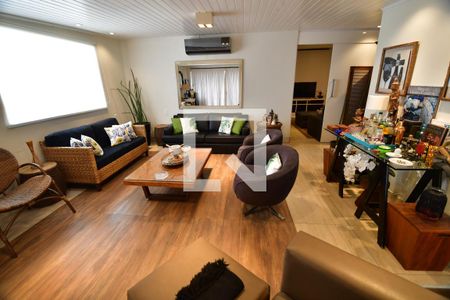 Sala 2 de apartamento à venda com 4 quartos, 251m² em Cambuí, Campinas