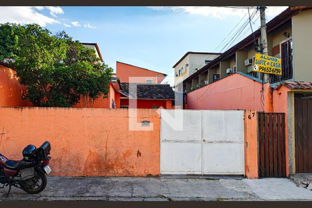 fachada de apartamento para alugar com 1 quarto, 25m² em Taquara, Rio de Janeiro