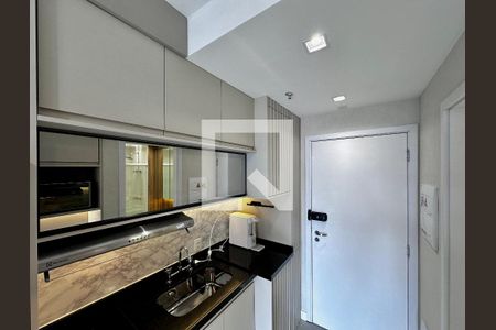 Cozinha de casa para alugar com 1 quarto, 26m² em Santo Amaro, São Paulo